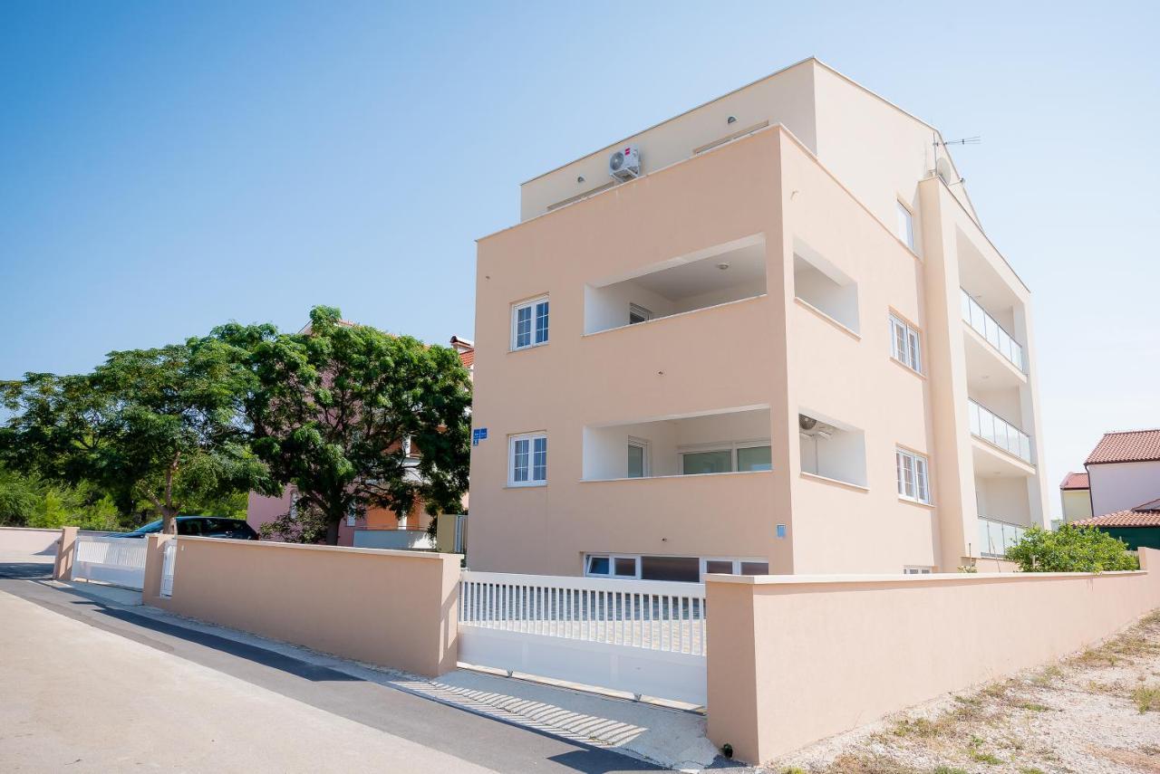 Apartments Sandrina Vrsi Exterior foto