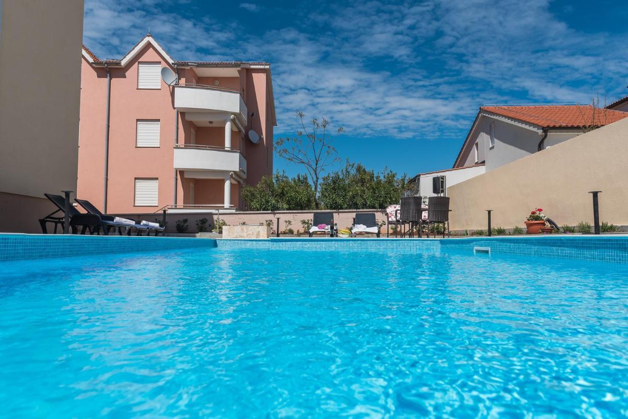 Apartments Sandrina Vrsi Exterior foto